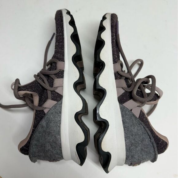 Sorel Kinetic Lace Sneaker in Purple Sage 7.5 - Picture 5 of 13